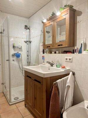 Waschtisch Dusche mit Regendusche und Brause