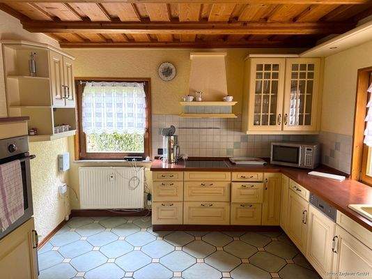 Die geräumige & helle Küche