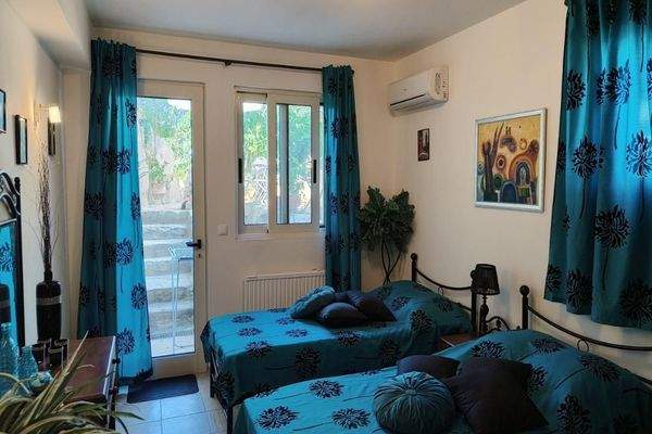 Kreta, Pirgos Psilonerou: Schönes Haus in toller Anlage in Strandlage zu verkaufen