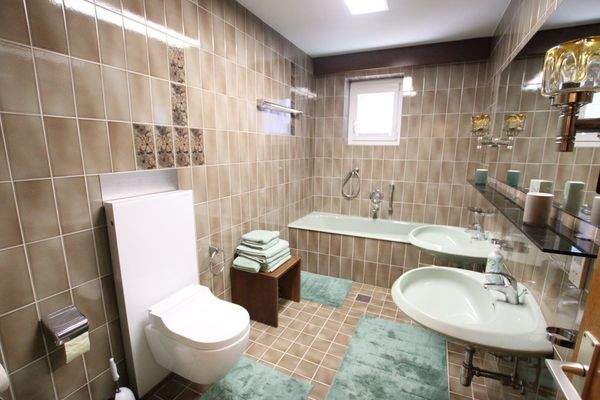 270m² gepflegter Bungalow (Zweifamilienwohnhaus) mit ausgebautem Dachgeschoss und 1.318m² Grund in Viktring in TOPLAGE