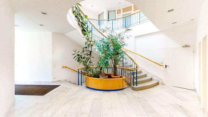 Flur & Treppenaufgang Erdgeschoss