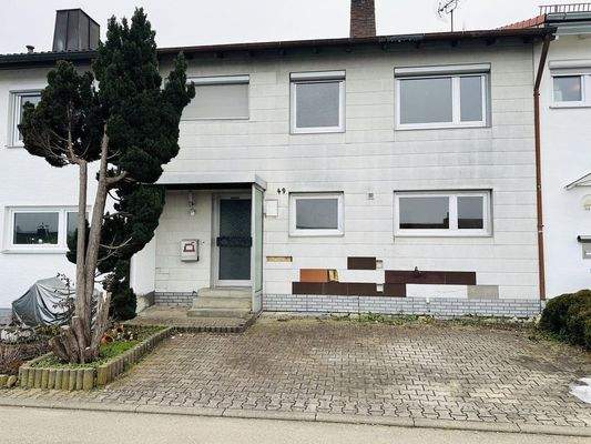 Vorderansicht + Stellplatz