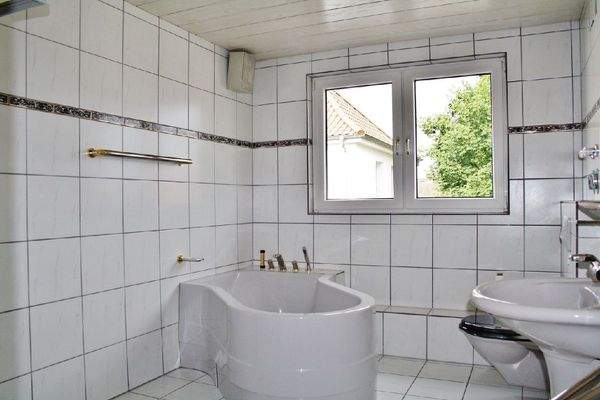 DG TGL-Bad mit Wanne...