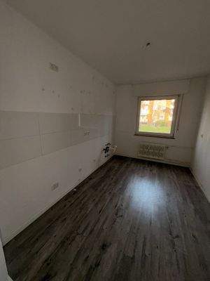 Leerer Raum mit Fenster