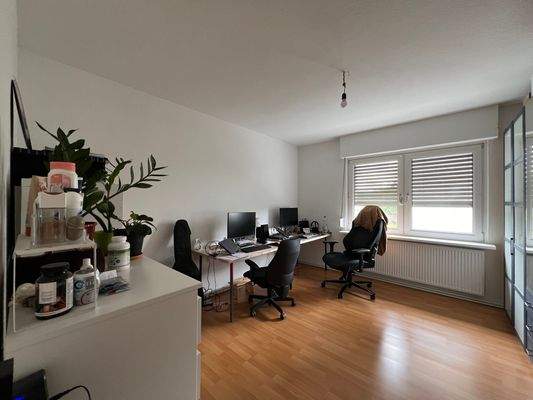 Arbeitszimmer OG 1.jpg