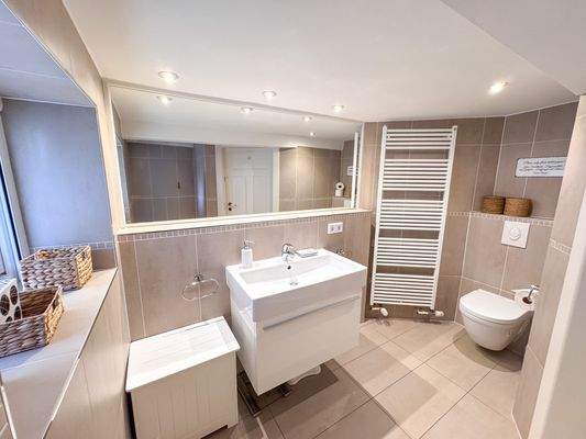 Ihr Herzstück. Ansicht 2 Badezimmer Nr. 2 im EG 