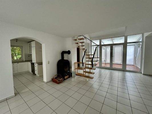 Offener Wohn-Essbereich mit Ofen-Anschlussmöglichk