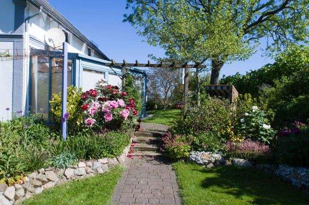 Weg mit Wintergarten.jpg