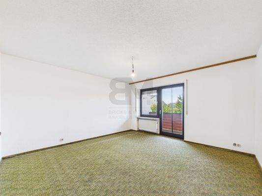 Kinderzimmer mit Zugang zum Balkon