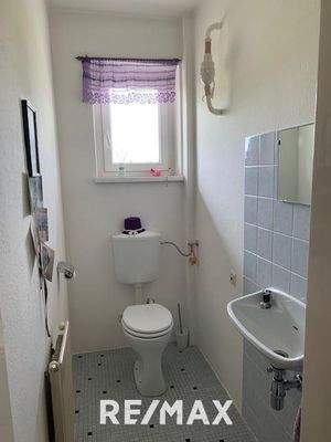 WC mit spezieller Absaugung im EG