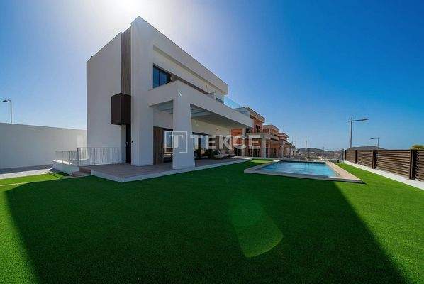 Villas in Proximity to the City in Finestrat Alicante