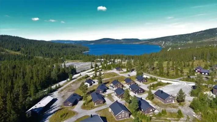 Gålå Fjellandsby im Sommer.webp