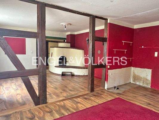 Der Lehmgrundofen vom Wohnbereich aus betrachtet