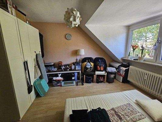 PIFE9465.JPG  Schlafzimmer DG