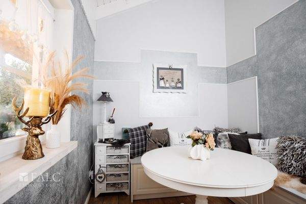 Wohn-Schlafzimmer oder Home -Office im EG