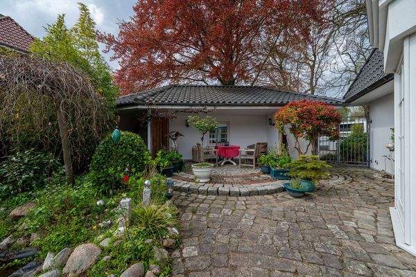 Terrasse mit überdachtem Außensitz