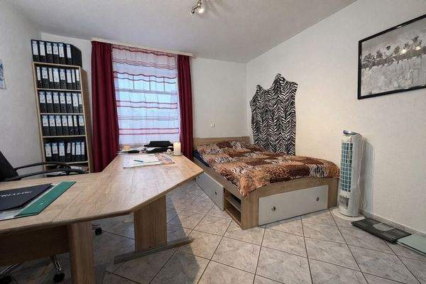 Schlafzimmer / Arbeitszimmer