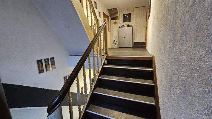 OG Treppenhaus zum Obergeschoss 01.jpg