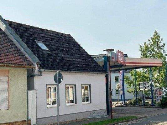 Haus mit Verkaufsshop und Bistro