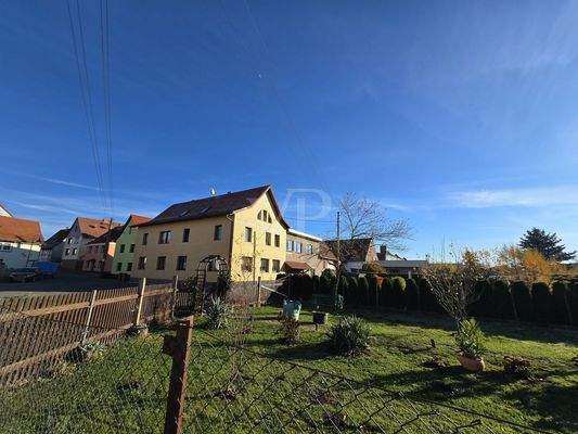 Ansicht Süden mit Gartenlandschaft