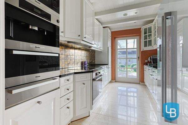 Küche mit Außenzugang