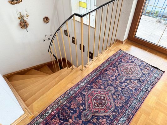 EG-OG Treppenaufgang Bild 2 - Immobilien Baumeiste