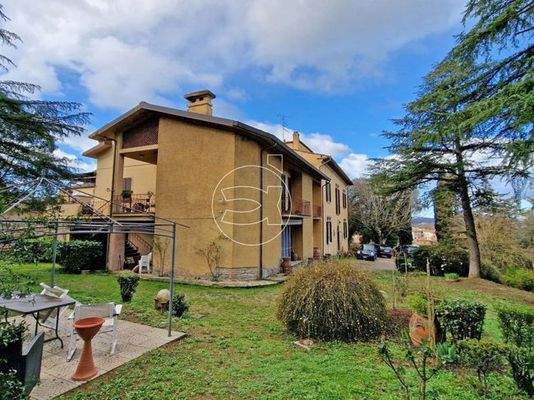 Großzügiges Anwesen