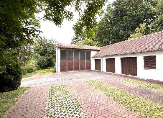 Garagen, Halle, Innenhof 2