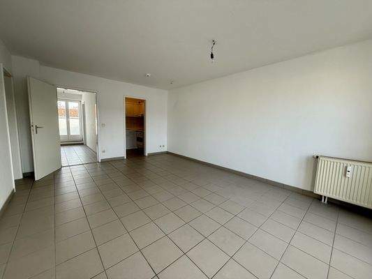 Wohn- und Essbereich, Blick Richtung Dachterrasse Ost