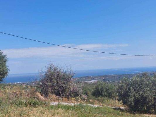 Kreta, Agia Triada: Grundstück mit Baugenehmigung für 3 zweistöckige Häuser mit Swimmingpool zu verkaufen