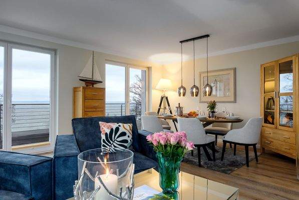 offener Wohn- & Essbereich