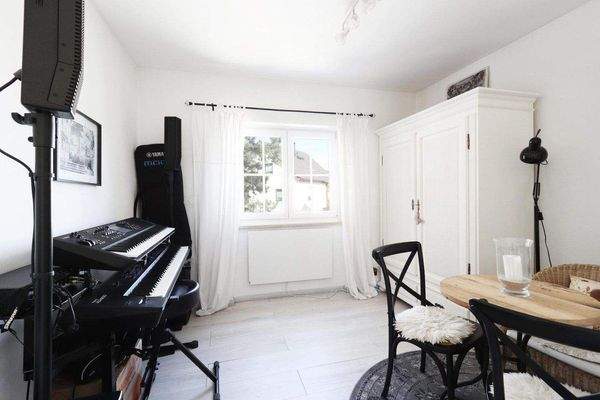 ... zum 1. Schlafzimmer ...