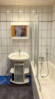 Badezimmer mit Badewanne