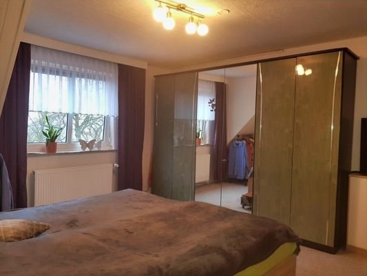 Zimmer 1 OG