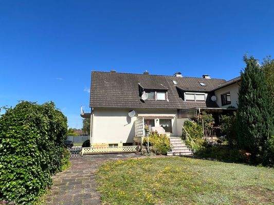 Garten mit Rückansicht