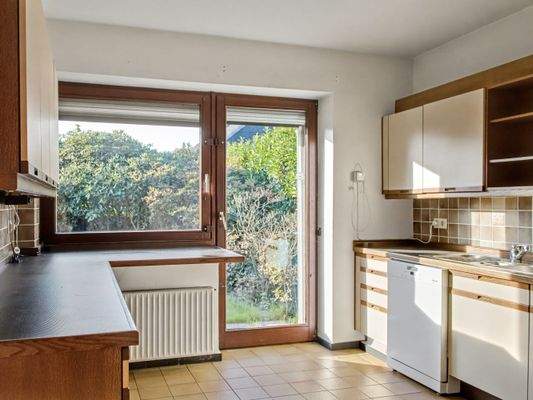 Küche mit Zugang zum Garten 