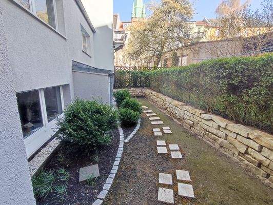 hinteres Grundstück