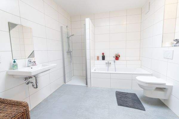 Badezimmer 1_resized.jpg