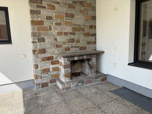 Kamin auf der Terrasse