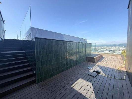 Pool am Dach / Duschbereich