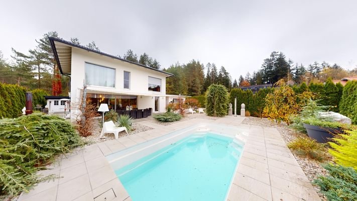 Haus und Pool