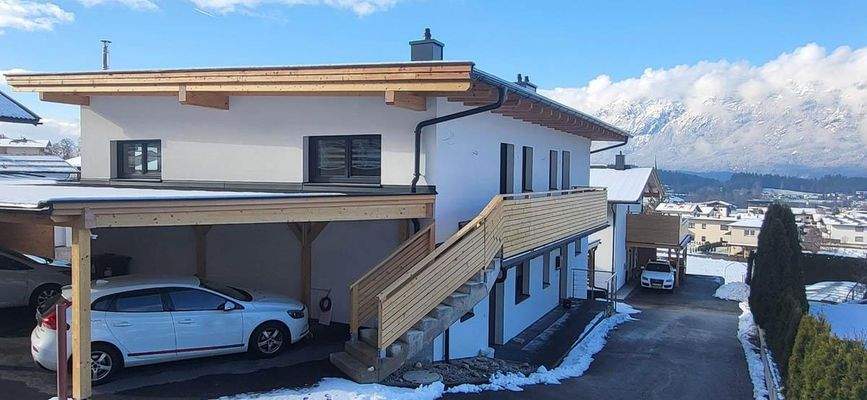 Fast ein Haus - Treppe Zugang