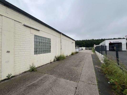 Richtung Parkplatz (Gewerbe)