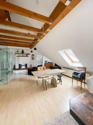 Wohnzimmer mit Kamin