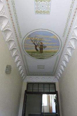 Hauseingang mit Deckenbild