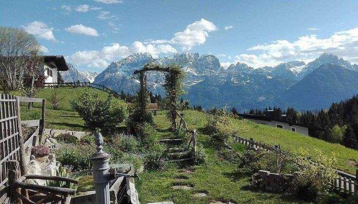 Garten mit Bergblick.jpg