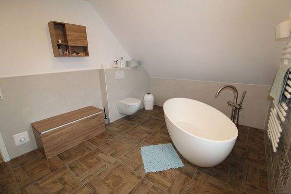 14 - Bad Dachgeschoss