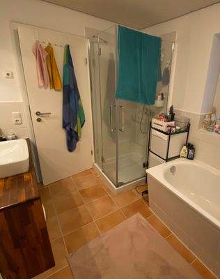 Bensberger Str. Whg. EG Bad