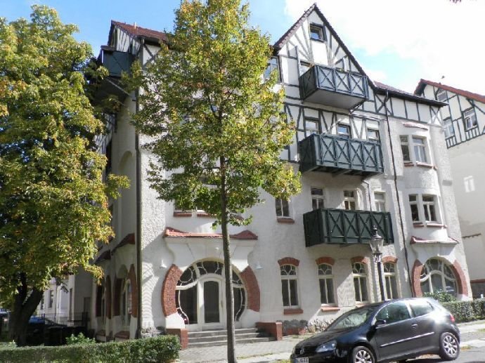 +++REPRÄSENTATIVE WOHNUNG MIT BALKON IN RUHIGER LAGE VON ALTENDORF+++