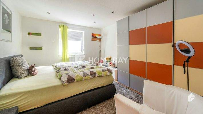 1. OG Schlafzimmer 1 1